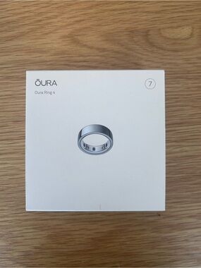 Oura Ring 4 - Silver Smart Ring